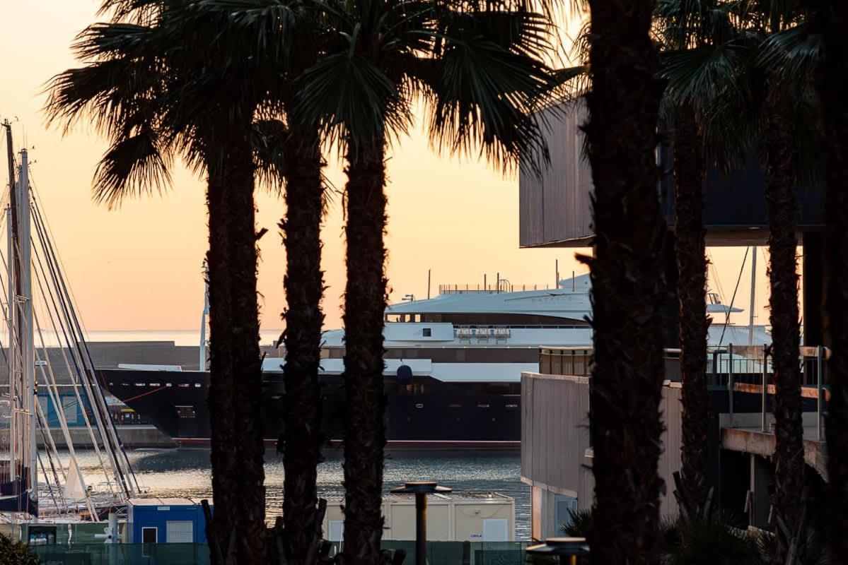 Nautilus - Waterfront Apartment Genoa